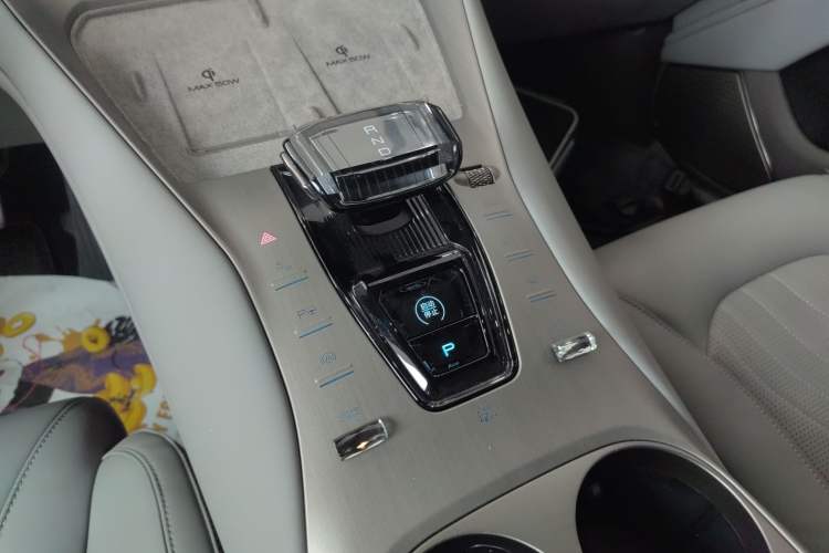 Used Denza N7 2024 630 All-Wheel Drive Intelligent Driving Max Edition Gear Lever
