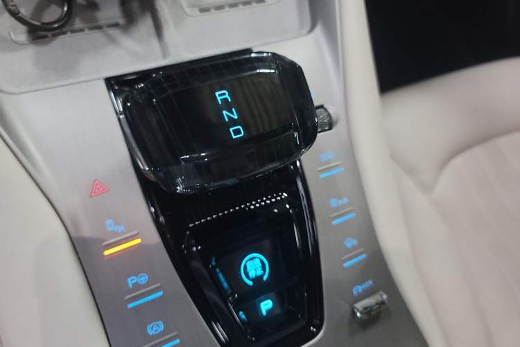 Used Denza N7 2024 630 All-Wheel Drive Intelligent Driving Max Edition Gear Lever