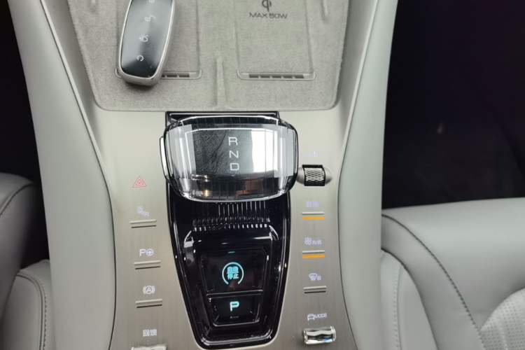Used Denza N7 2024 630 All-Wheel Drive Intelligent Driving Max Edition Gear Lever