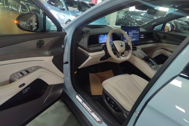 Used Denza N7 2024 630 All-Wheel Drive Intelligent Driving Max Edition Interior 3