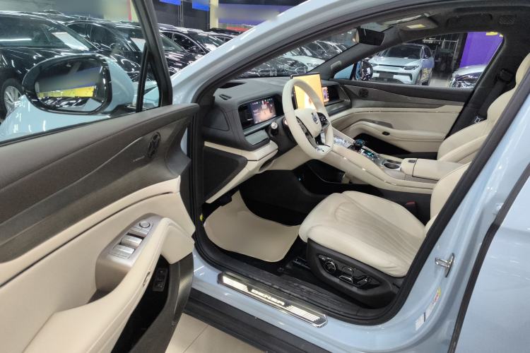Used Denza N7 2024 630 All-Wheel Drive Intelligent Driving Max Edition Interior 3