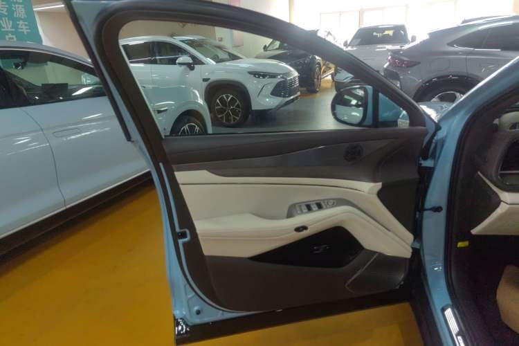Used Denza N7 2024 630 All-Wheel Drive Intelligent Driving Ultra Version Left Front Door Interior