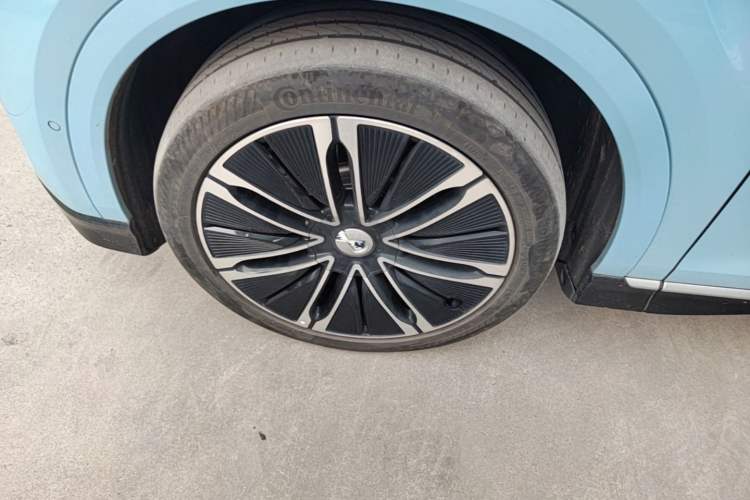 Used Denza N7 2024 630 All-Wheel Drive Intelligent Driving Ultra Version Left Front Wheel Hub