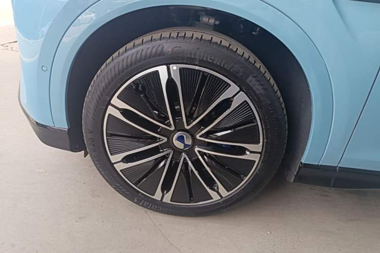 Used Denza N7 2024 630 All-Wheel Drive Intelligent Driving Max Edition Left Front Wheel Hub