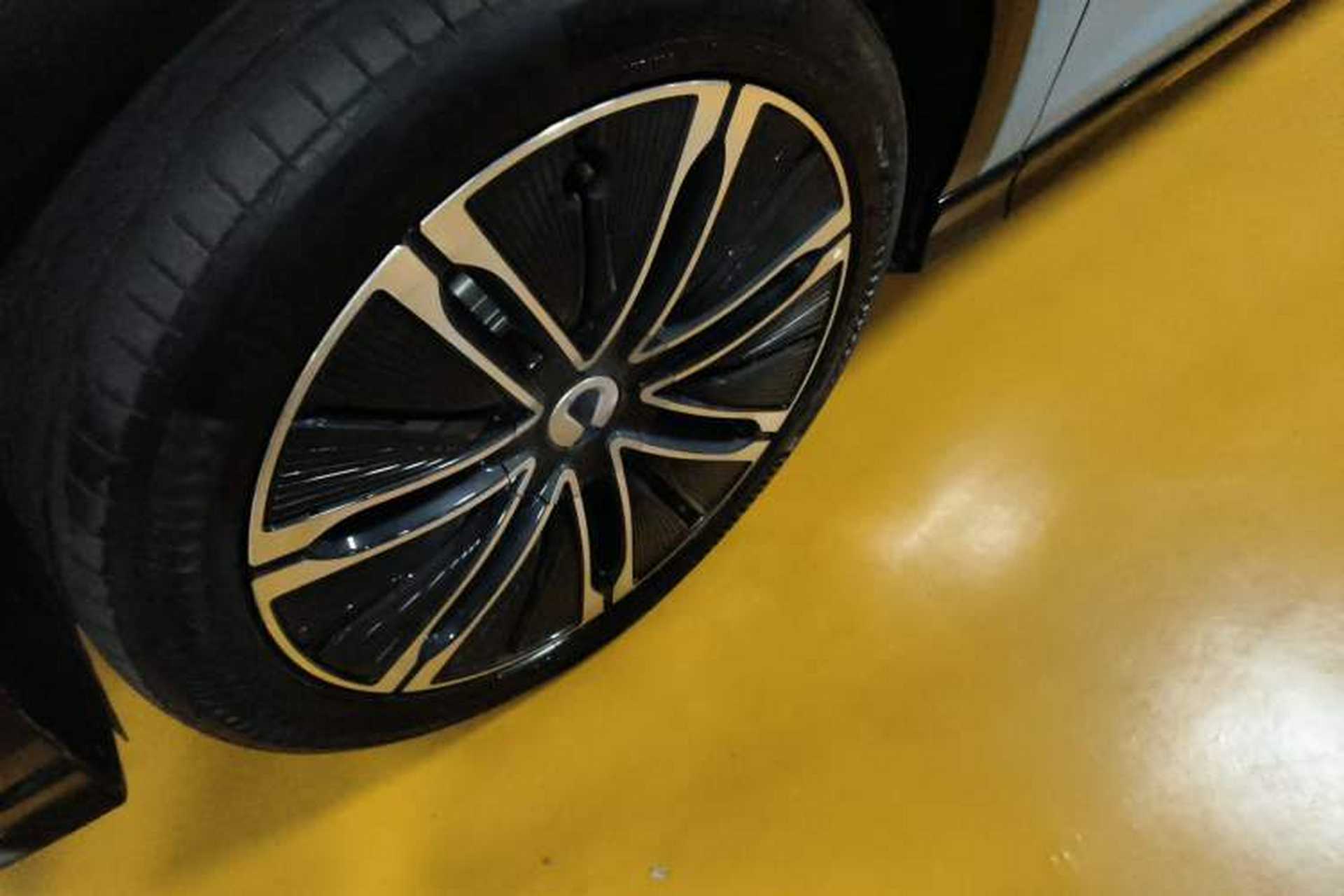 Used Denza N7 2024 630 All-Wheel Drive Intelligent Driving Ultra Version Left Front Wheel Hub