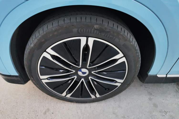 Used Denza N7 2024 630 All-Wheel Drive Intelligent Driving Ultra Version Left Front Wheel Hub