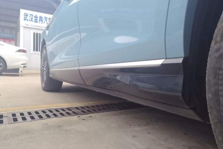 Used Denza N7 2024 630 All-Wheel Drive Intelligent Driving Max Edition Left Side Sill