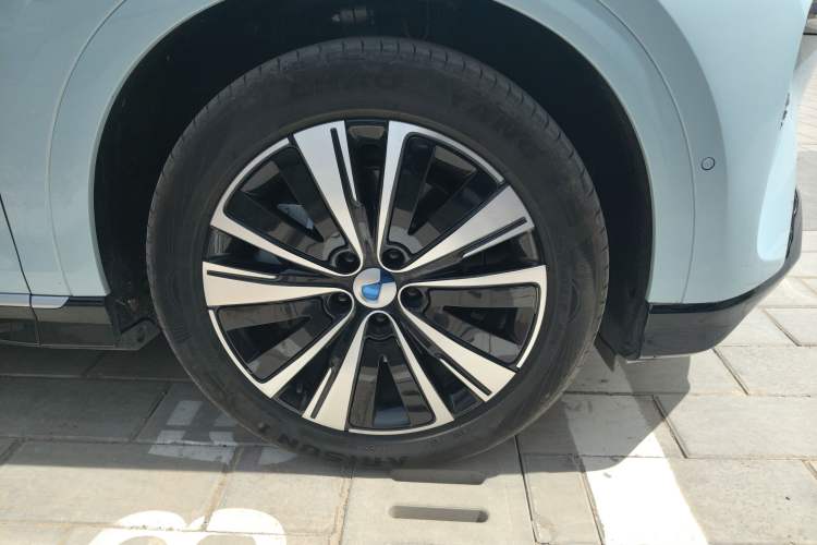 Used Denza N7 2024 702 Smart Drive Pro Edition Right Front Wheel Hub