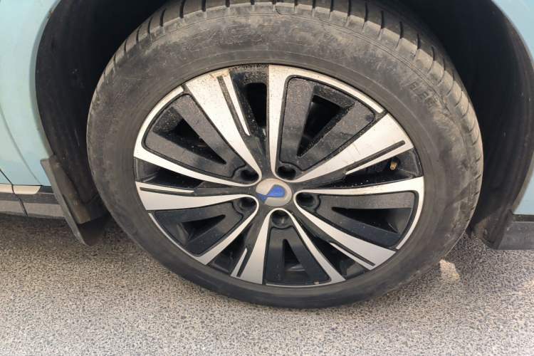 Used Denza N7 2024 550 Intelligent Driving Pro Edition Right Front Wheel Hub