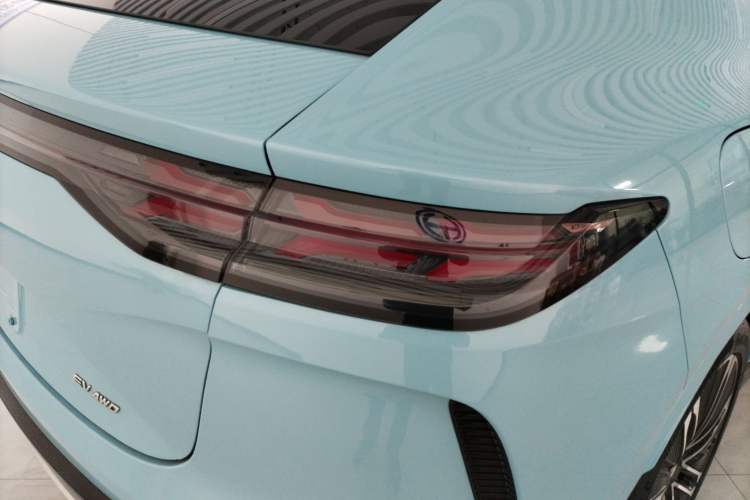 Used Denza N7 2024 630 All-Wheel Drive Intelligent Driving Max Edition Right Rear Taillight