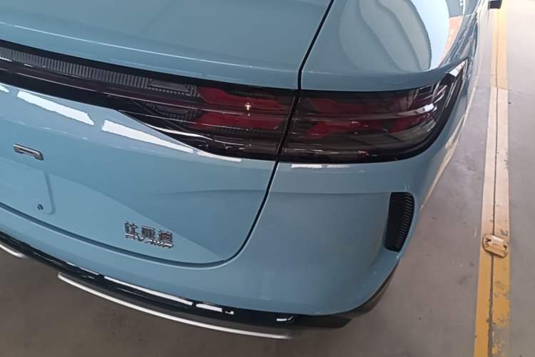 Used Denza N7 2024 630 All-Wheel Drive Intelligent Driving Max Edition Right Rear Taillight