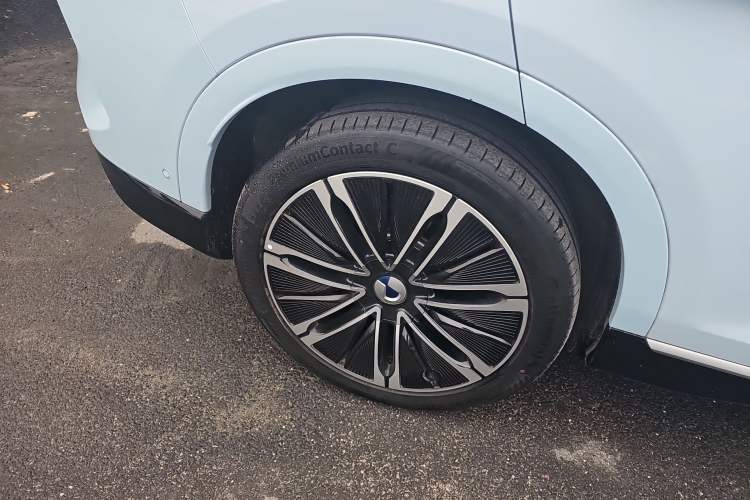 Used Denza N7 2024 630 All-Wheel Drive Intelligent Driving Ultra Version Right Rear Wheel Hub