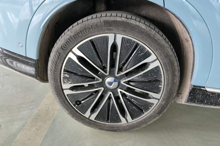 Used Denza N7 2024 630 All-Wheel Drive Intelligent Driving Max Edition Right Rear Wheel Hub