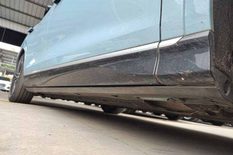 Used Denza N7 2024 630 All-Wheel Drive Intelligent Driving Ultra Version Right Side Sill