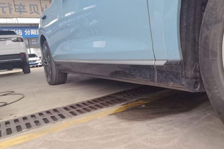 Used Denza N7 2024 630 All-Wheel Drive Intelligent Driving Max Edition Right Side Sill