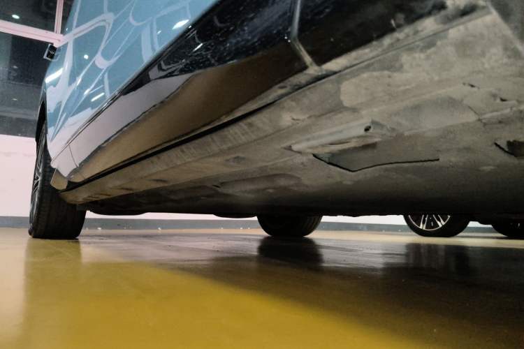 Used Denza N7 2024 630 All-Wheel Drive Intelligent Driving Ultra Version Right Side Sill