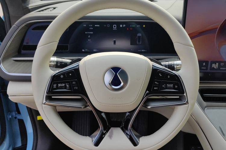 Used Denza N7 2024 630 All-Wheel Drive Intelligent Driving Max Edition Steering Wheel