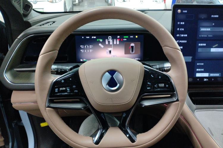 Used Denza N7 2024 630 All-Wheel Drive Intelligent Driving Max Edition Steering Wheel