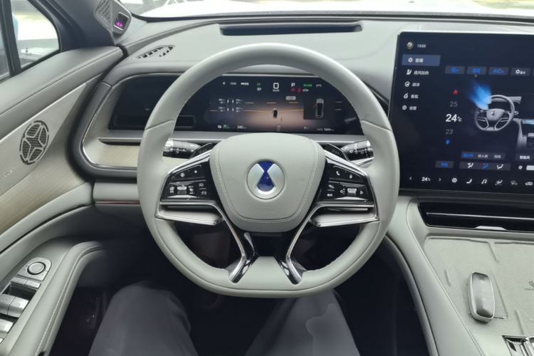 Used Denza N7 2024 630 All-Wheel Drive Intelligent Driving Max Edition Steering Wheel