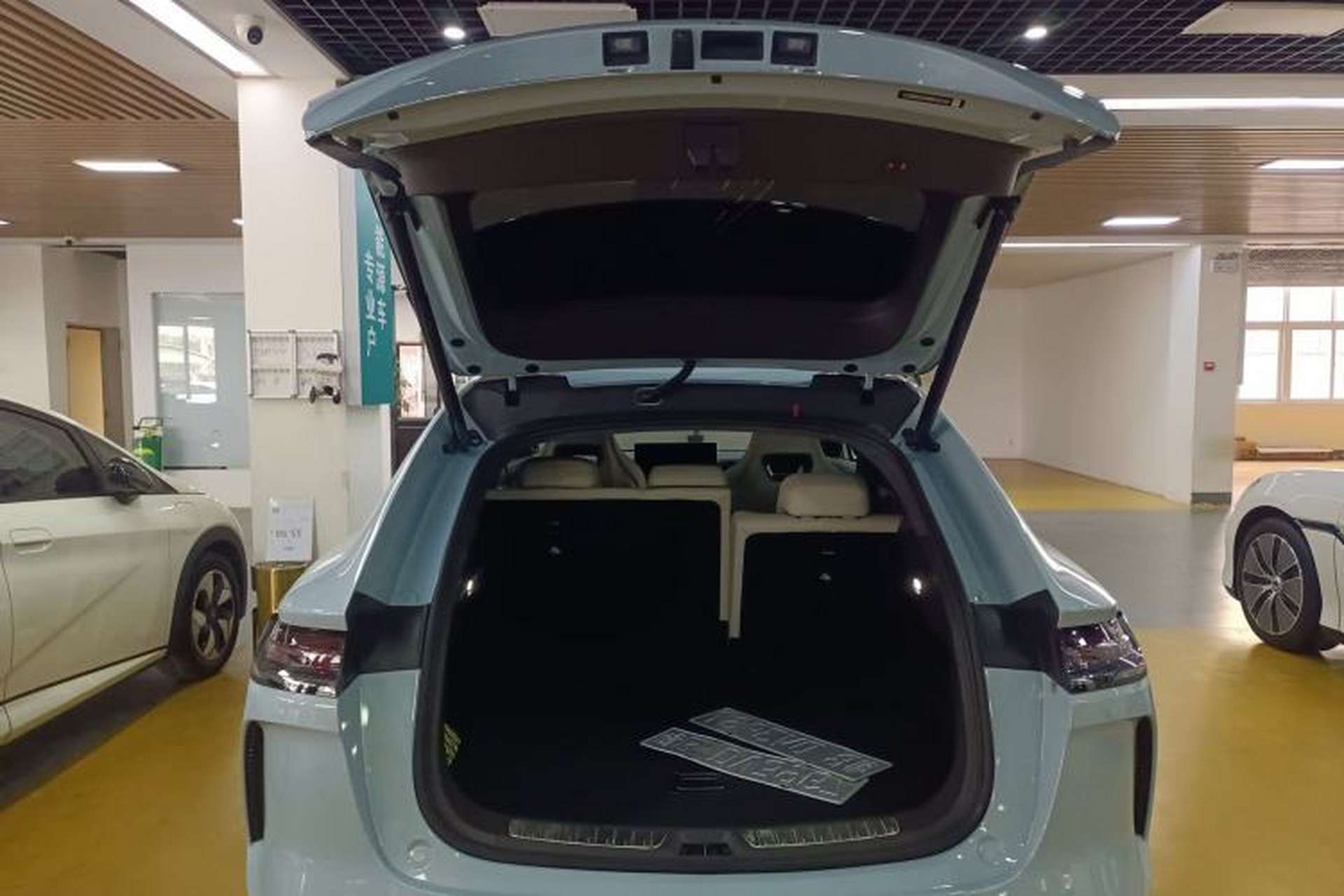 Used Denza N7 2024 702 Smart Drive Pro Edition Trunk