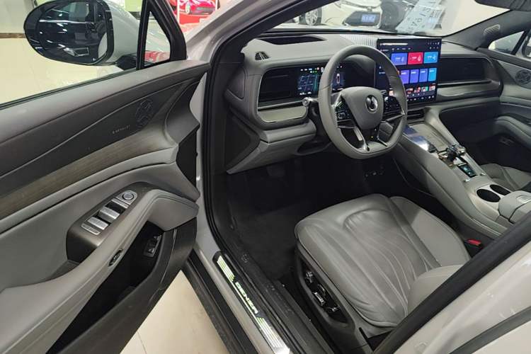Used Denza N7 2024 630 All-Wheel Drive Intelligent Driving Max Edition Driver Seat