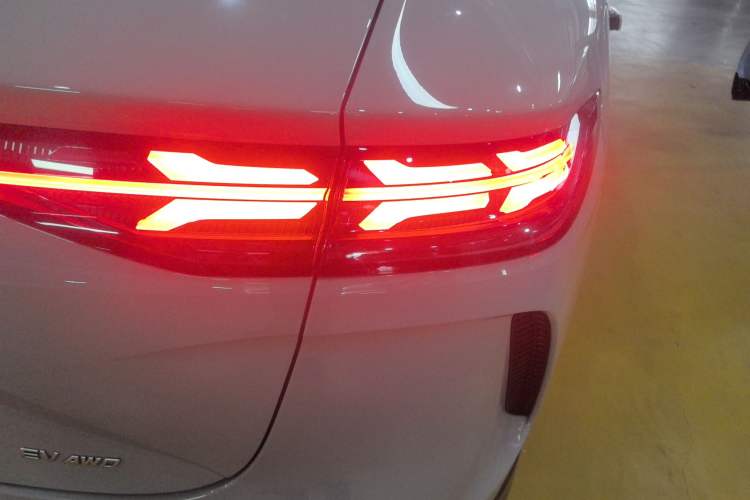 Used Denza N7 2024 630 All-Wheel Drive Intelligent Driving Max Edition Exterior 3