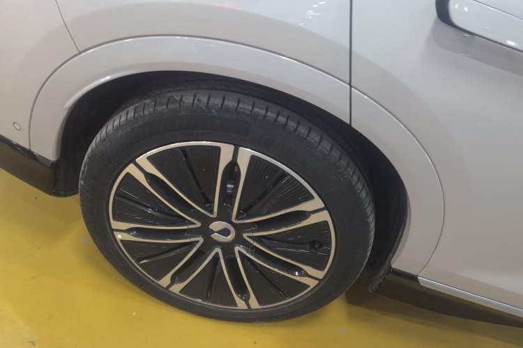 Used Denza N7 2024 630 All-Wheel Drive Intelligent Driving Max Edition Exterior 5