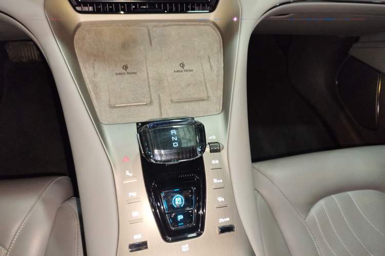 Used Denza N7 2024 630 All-Wheel Drive Intelligent Driving Max Edition Gear Lever