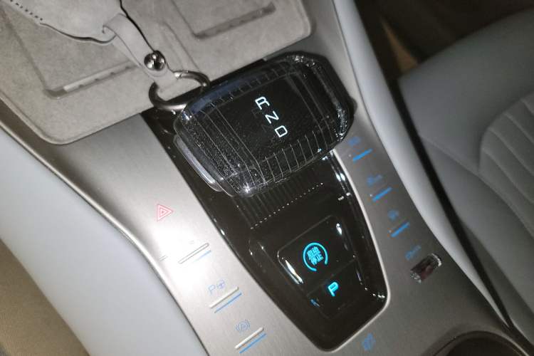 Used Denza N7 2024 630 All-Wheel Drive Intelligent Driving Max Edition Gear Lever