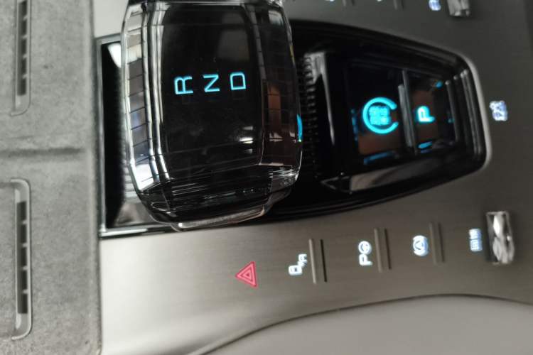 Used Denza N7 2024 630 All-Wheel Drive Intelligent Driving Max Edition Gear Lever