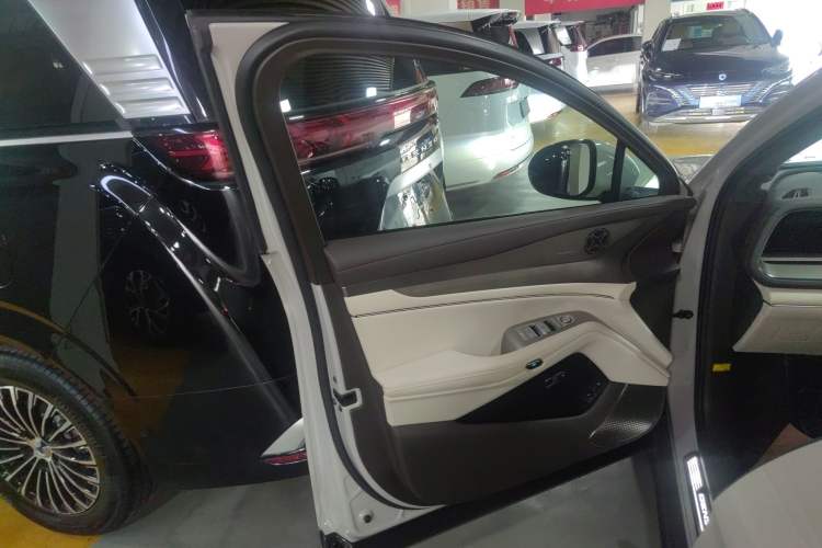Used Denza N7 2024 630 All-Wheel Drive Intelligent Driving Max Edition Interior 7