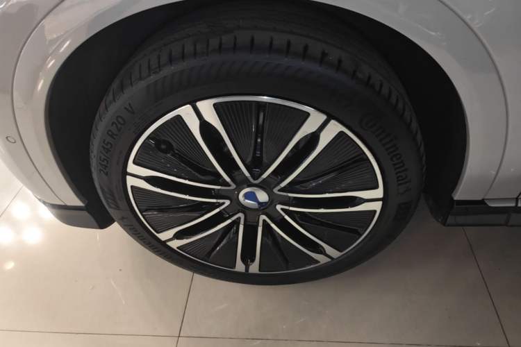 Used Denza N7 2024 630 All-Wheel Drive Intelligent Driving Max Edition Left Front Wheel Hub
