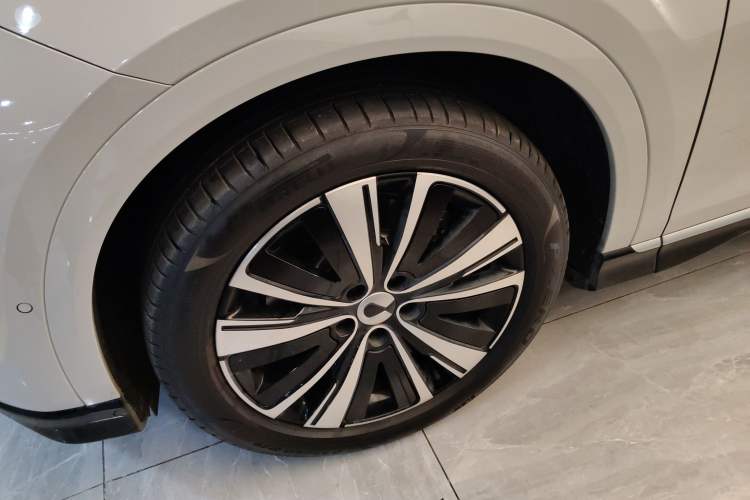 Used Denza N7 2024 702 Smart Drive Pro Edition Left Front Wheel Hub
