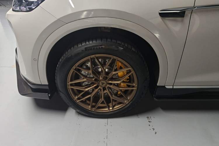 Used Denza N7 2024 702 Smart Drive Pro Edition Left Front Wheel Hub