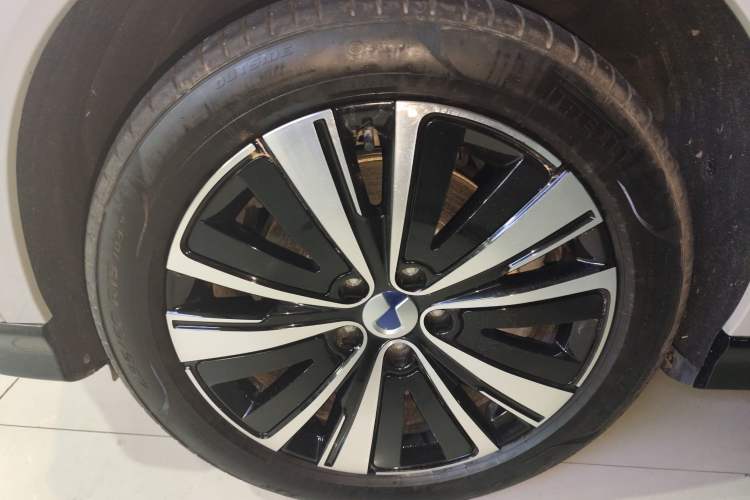 Used Denza N7 2024 702 Smart Drive Pro Edition Left Front Wheel Hub
