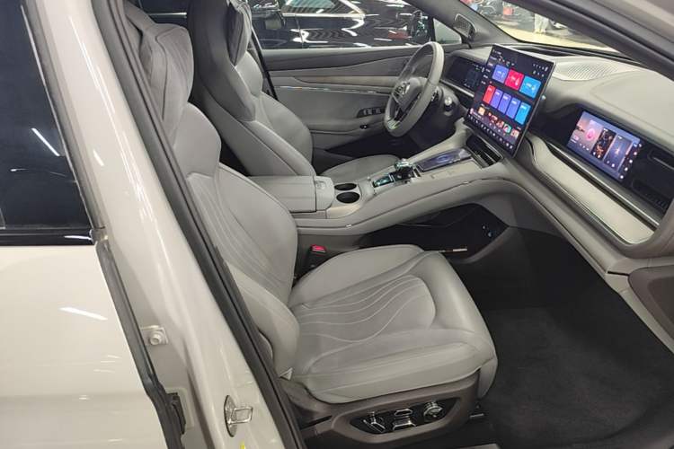 Used Denza N7 2024 630 All-Wheel Drive Intelligent Driving Max Edition Right Front Seat
