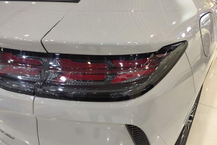 Used Denza N7 2024 630 All-Wheel Drive Intelligent Driving Max Edition Right Rear Taillight