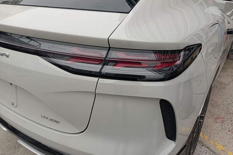 Used Denza N7 2024 630 All-Wheel Drive Intelligent Driving Max Edition Right Rear Taillight