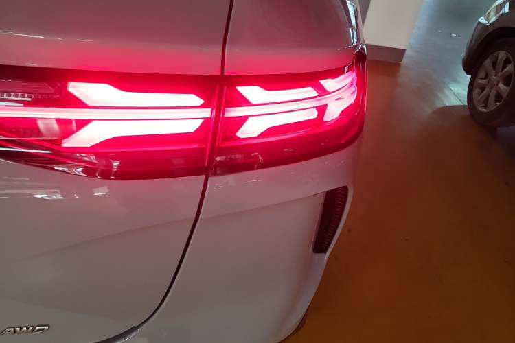 Used Denza N7 2024 630 All-Wheel Drive Intelligent Driving Max Edition Right Rear Taillight