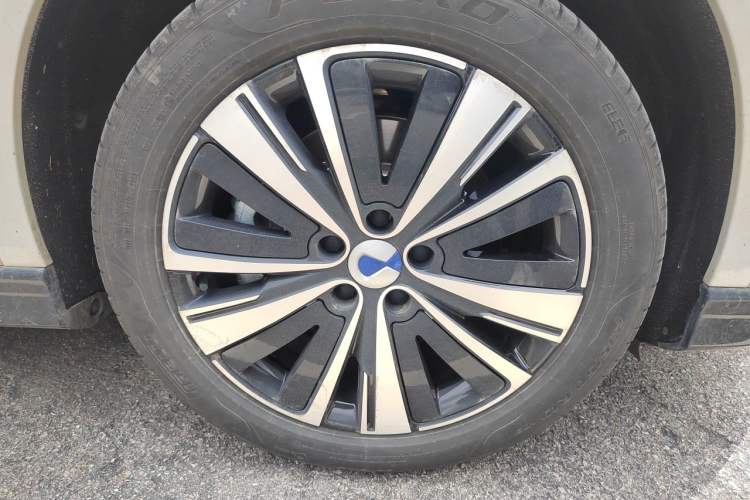 Used Denza N7 2024 702 Smart Drive Pro Edition Right Front Wheel Hub