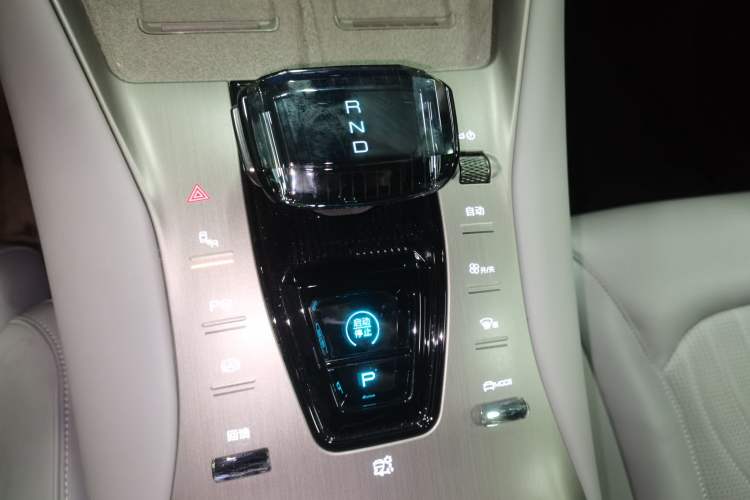 Used Denza N7 2024 630 All-Wheel Drive Intelligent Driving Ultra Version Gear Lever