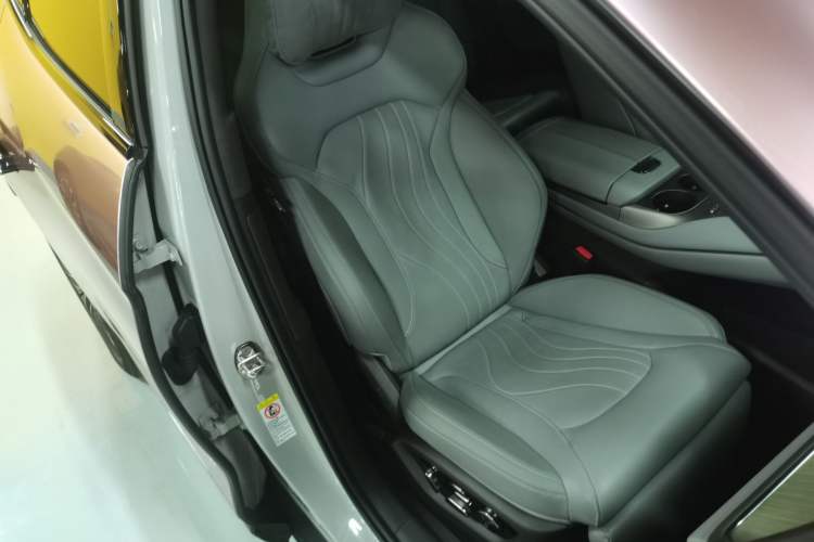 Used Denza N7 2024 630 All-Wheel Drive Intelligent Driving Ultra Version Right Front Seat