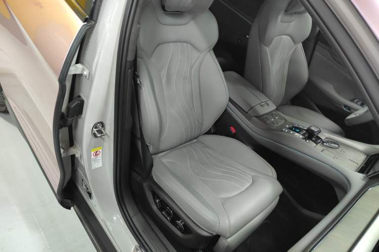Used Denza N7 2024 630 All-Wheel Drive Intelligent Driving Ultra Version Right Front Seat