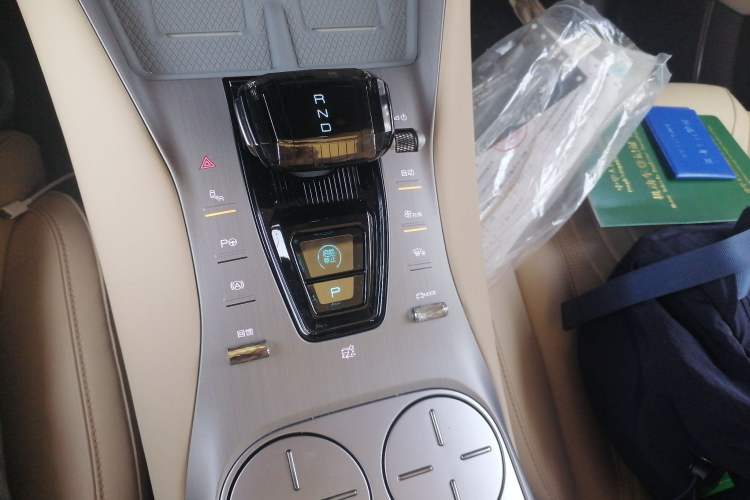 Used Denza N7 2024 630 All-Wheel Drive Intelligent Driving Ultra Version Gear Lever