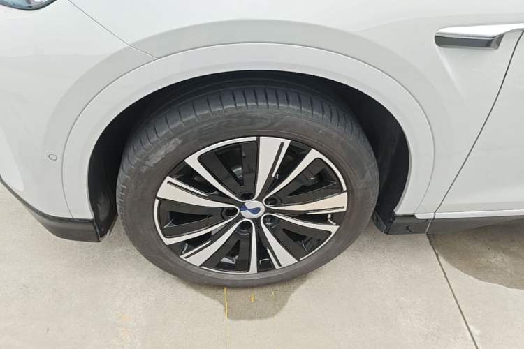Used Denza N7 2024 702 Smart Drive Pro Edition Left Front Wheel Hub