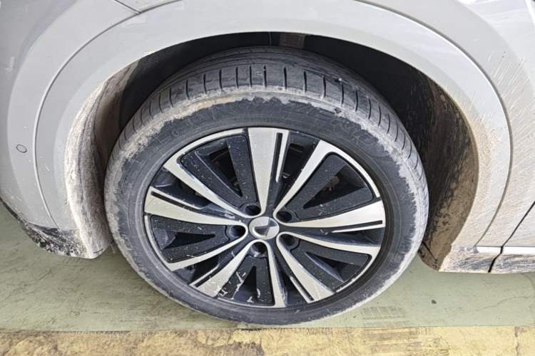 Used Denza N7 2024 702 Smart Drive Pro Edition Left Front Wheel Hub