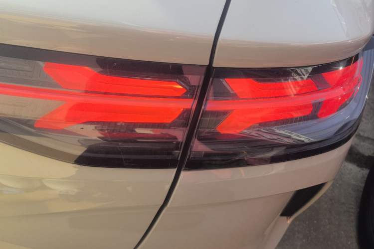 Used Denza N7 2024 630 All-Wheel Drive Intelligent Driving Max Edition Right Rear Taillight