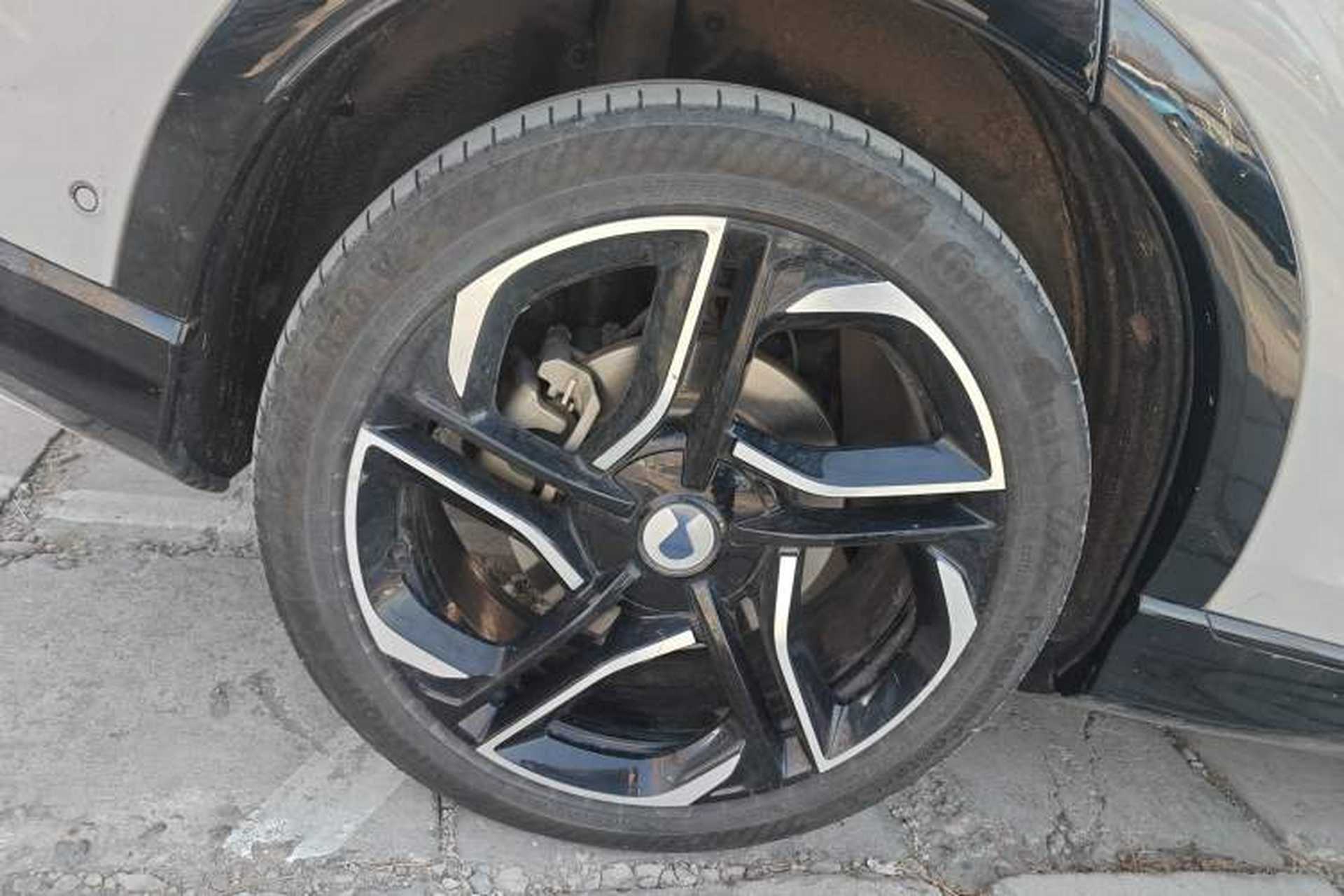 Used Denza N7 2024 630 All-Wheel Drive Intelligent Driving Ultra Version Right Rear Wheel Hub