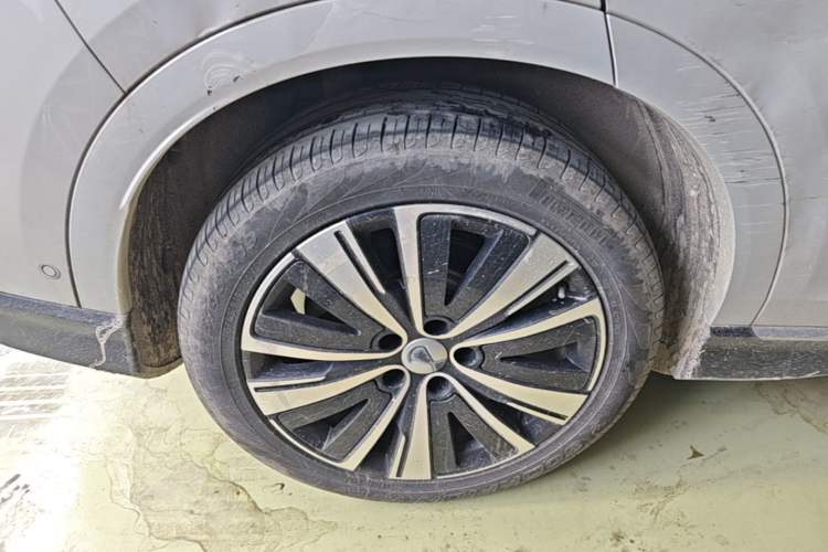Used Denza N7 2024 702 Smart Drive Pro Edition Right Rear Wheel Hub