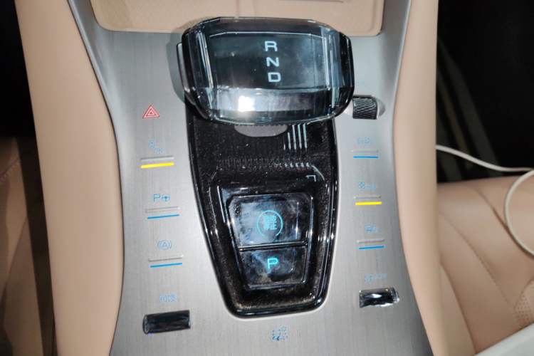 Used Denza N7 2024 630 All-Wheel Drive Intelligent Driving Max Edition Gear Lever